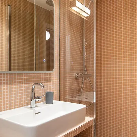 New - Urbaine Au Coeur De - 6 Pers Apartment Paris